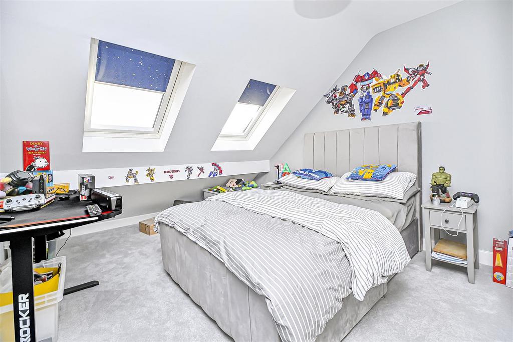 56a Beehive Green Bedroom 3.jpg