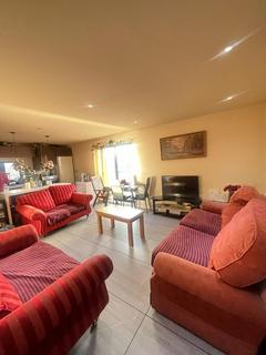 2 bedroom flat to rent, Amina Road, Manchester M8