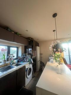 2 bedroom flat to rent, Amina Road, Manchester M8