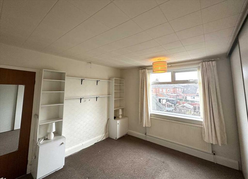 Rear bedroom 2: