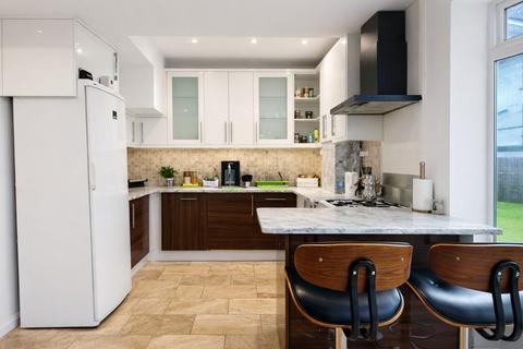 5 bedroom terraced house for sale, Moordown, London