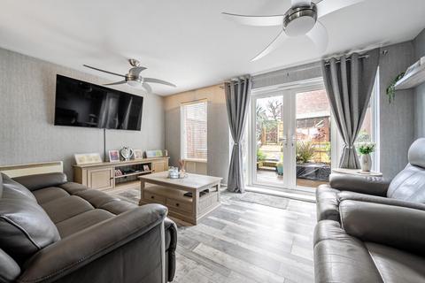 3 bedroom terraced house for sale, Bushfield Drive, Surrey RH1