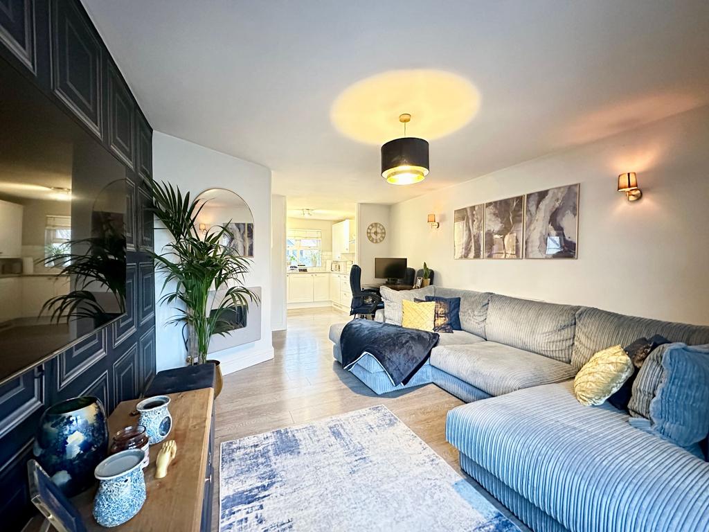Lounge to Kitchen