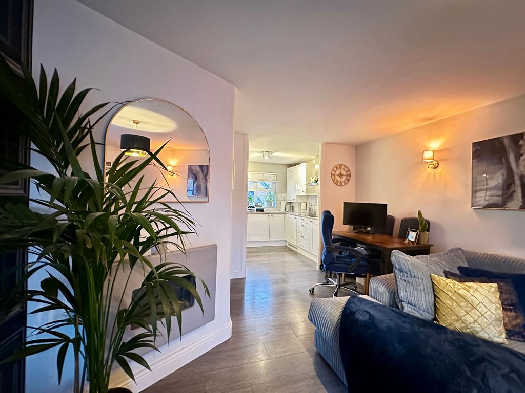 Lounge to Kitchen