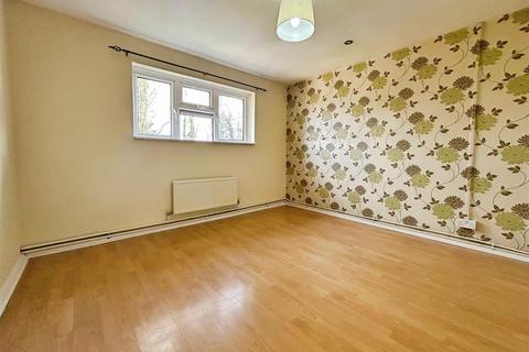 2 bedroom maisonette for sale, Church Street, Chalvey, Slough