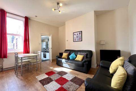 3 bedroom apartment to rent, Tosson Terrace, Heaton