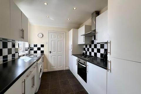 3 bedroom apartment to rent, Tosson Terrace, Heaton