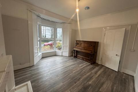 4 bedroom semi-detached house to rent, 47 Pentrepoeth Road Morriston Swansea