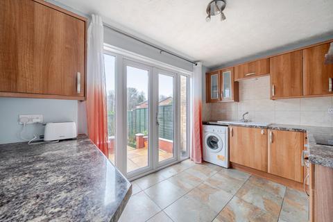 3 bedroom terraced house for sale, Sweet Briar Drive, Calcot, Reading
