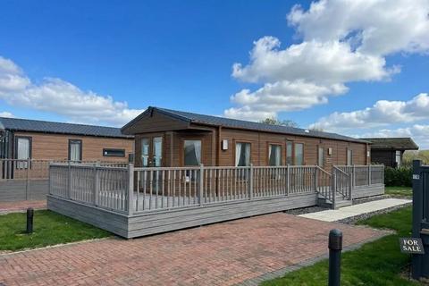 2 bedroom lodge for sale, York, Yorkshire, YO41