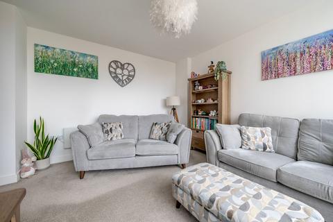 2 bedroom flat for sale, Yarmouth Way, Great Yarmouth