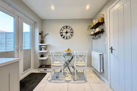 3 bedroom semi-detached house for sale, Maguire Close, Grove, OX12