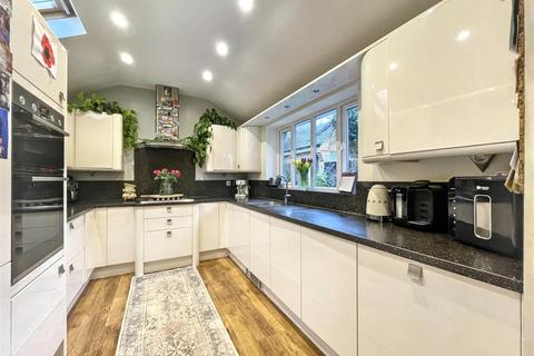 4 bedroom detached house for sale, Goldfinch Road, Uppingham, Oakham