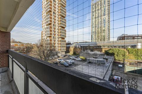 2 bedroom flat to rent, Columbia Point, Canada Water, SE16