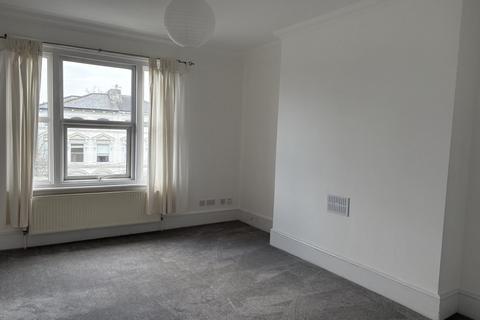 2 bedroom flat to rent, Upper Grosvenor Road, Tunbridge Wells