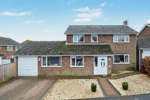4 bedroom detached house for sale, Chipperfield Park Road, Banbury OX15