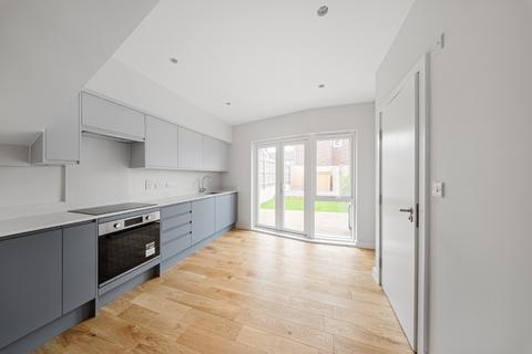 3 bedroom terraced house for sale, Gravesend, Kent DA12