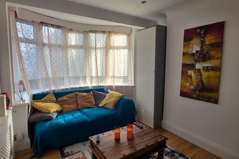 3 bedroom terraced house for sale, Barmouth Avenue, Greenford UB6