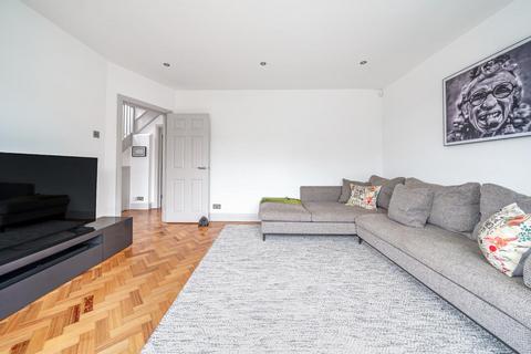 4 bedroom semi-detached house to rent, Reddings Avenue, Bushey WD23