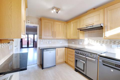 3 bedroom terraced house for sale, Greenacres Close, Rainham RM13