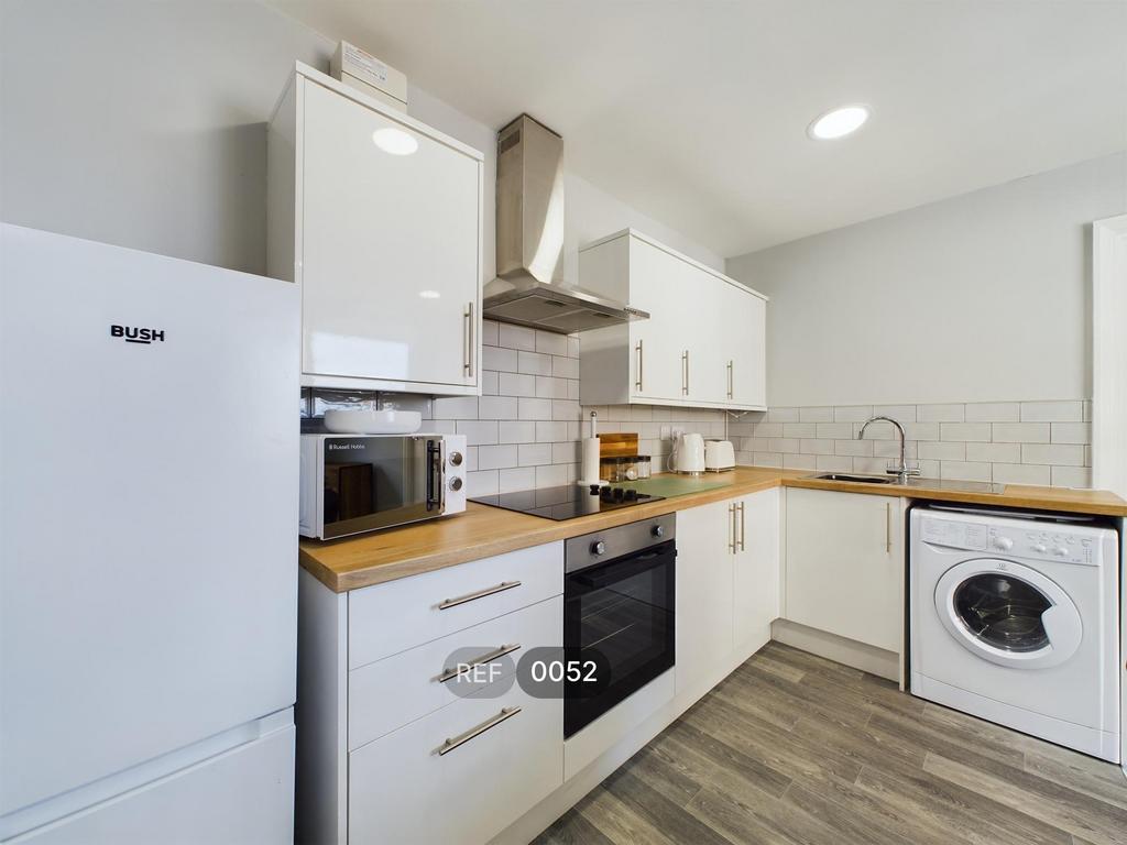 Kitchen &amp; Living area