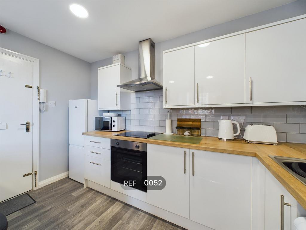Kitchen &amp; Living area