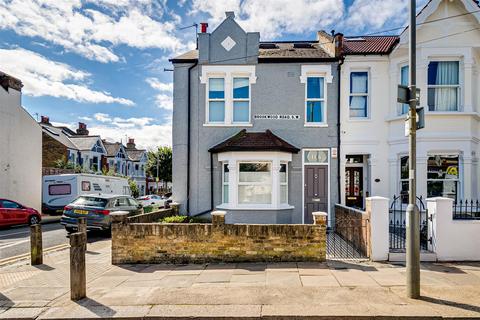 2 bedroom flat for sale, Brookwood Road, London
