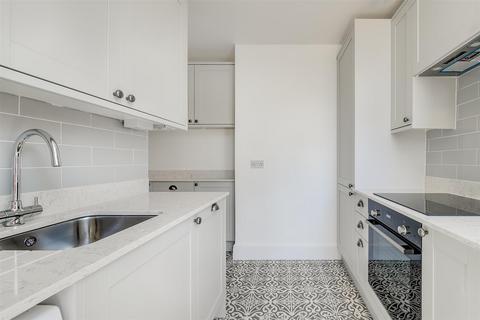 2 bedroom flat for sale, Brookwood Road, London