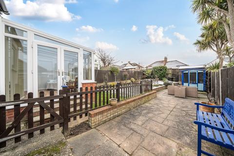2 bedroom bungalow for sale, Cockmannings Road, Orpington BR5