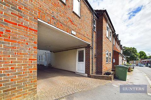 2 bedroom flat to rent, Portswood Road, Southampton