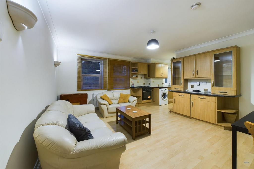 CAM01745 G0-PR0051-STILL005.jpg