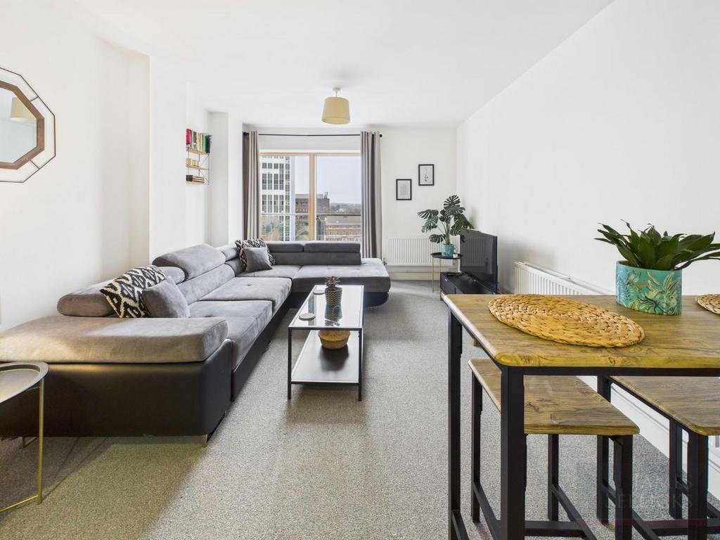 Apartment in Leicester - View 3