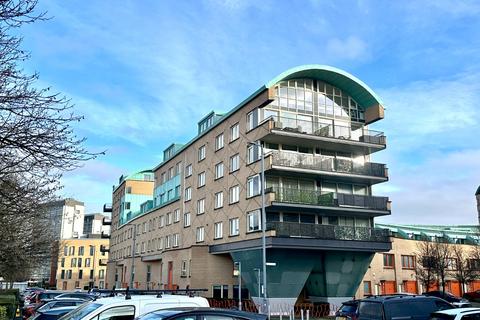 2 bedroom flat to rent, Queen Elizabeth Gardens, New Gorbals, Glasgow, G5