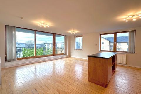 2 bedroom flat to rent, Queen Elizabeth Gardens, New Gorbals, Glasgow, G5