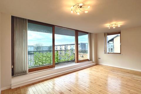 2 bedroom flat to rent, Queen Elizabeth Gardens, New Gorbals, Glasgow, G5