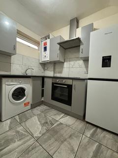 1 bedroom flat to rent, Manchester, M14