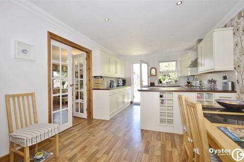 4 bedroom terraced house to rent, Whitmore Close, London, N11