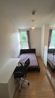 1 bedroom in a house share to rent, Colwick Road, Nottingham NG2