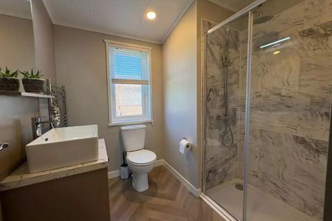 3 bedroom park home for sale, Oakwood Retreat York