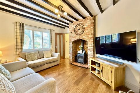 2 bedroom semi-detached house for sale, Loves Walk, Writtle, Chelmsford
