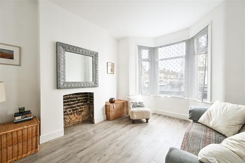 3 bedroom house for sale, Central Park Road, London E6