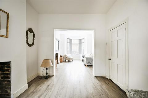 3 bedroom house for sale, Central Park Road, London E6