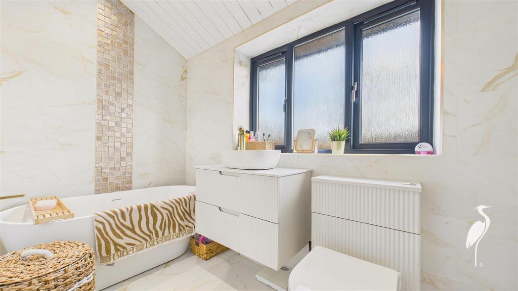 En-Suite Bathroom