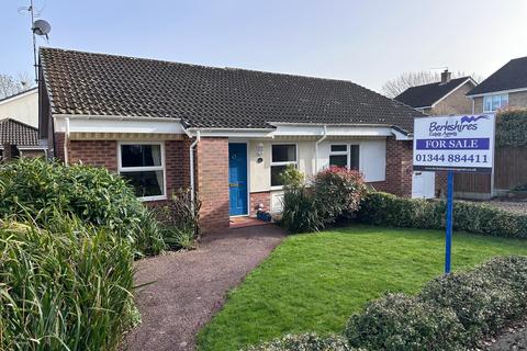 2 bedroom semi-detached bungalow for sale, Hombrook Drive, Bracknell RG42