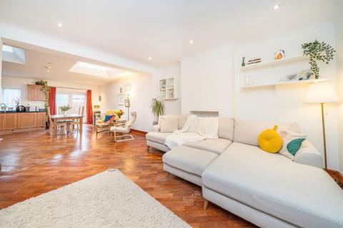 4 bedroom terraced house for sale, Links Avenue, Morden SM4
