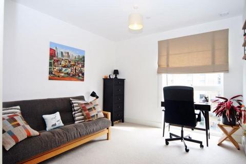 2 bedroom apartment to rent, Masters Court, Lyon Road