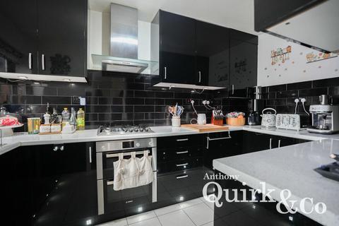 3 bedroom semi-detached house for sale, Brindles, Canvey Island, SS8