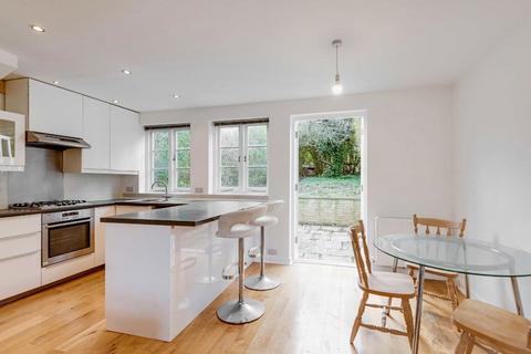 2 bedroom house to rent, Wordsworth Walk, London NW11
