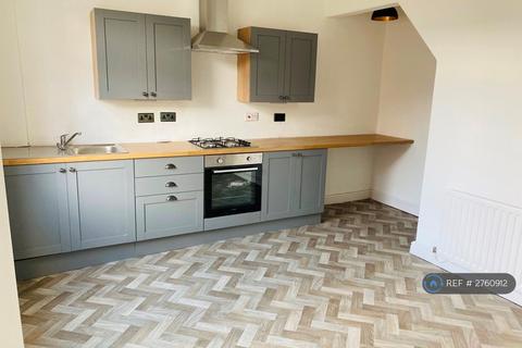 2 bedroom terraced house to rent, Thomas Street, Atherton, Manchester, M46
