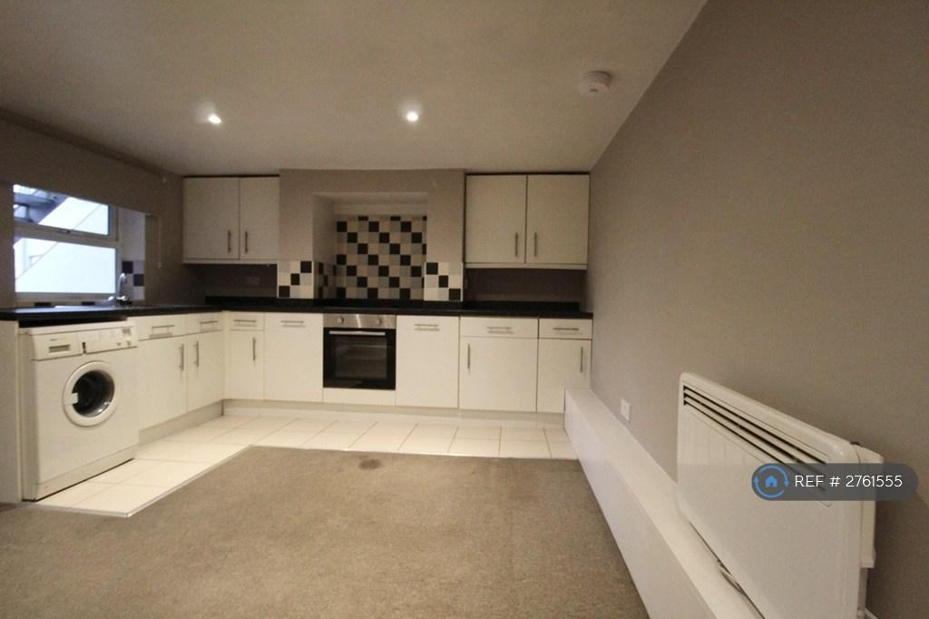 Kitchen / Living Area